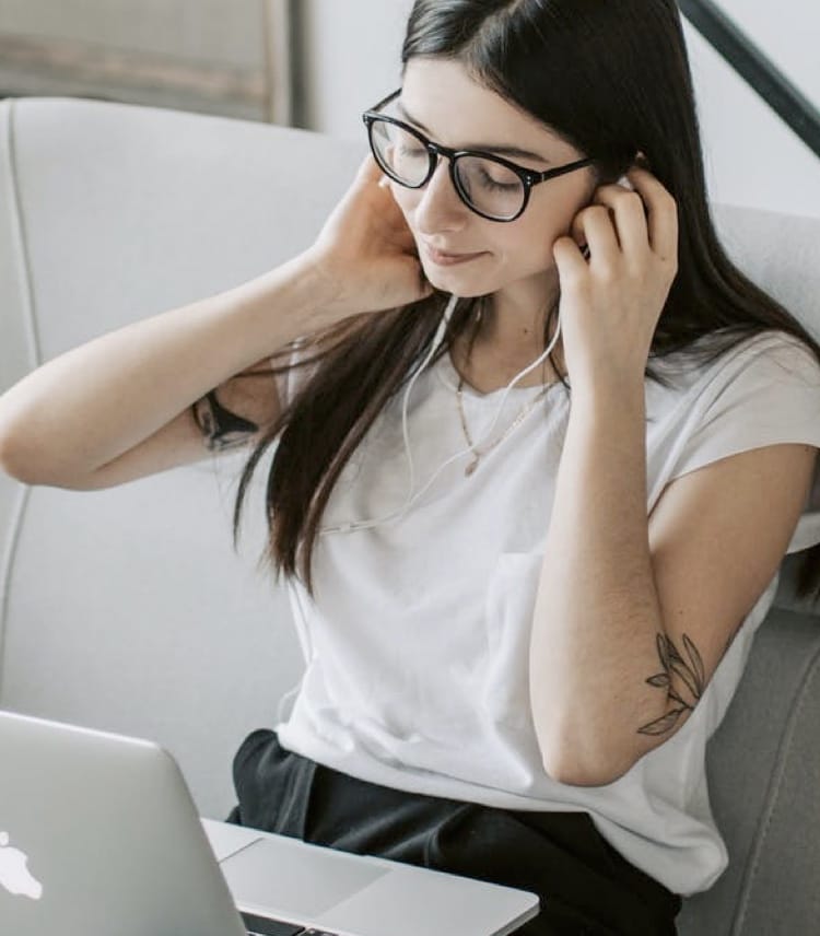 woman on laptop